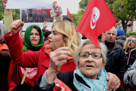 突尼斯民眾舉行遊行 抗議“恐怖分子”潛回國
