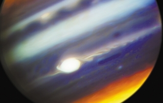 “朱諾”號首次近觀木星“大紅斑”，僅9000公里！