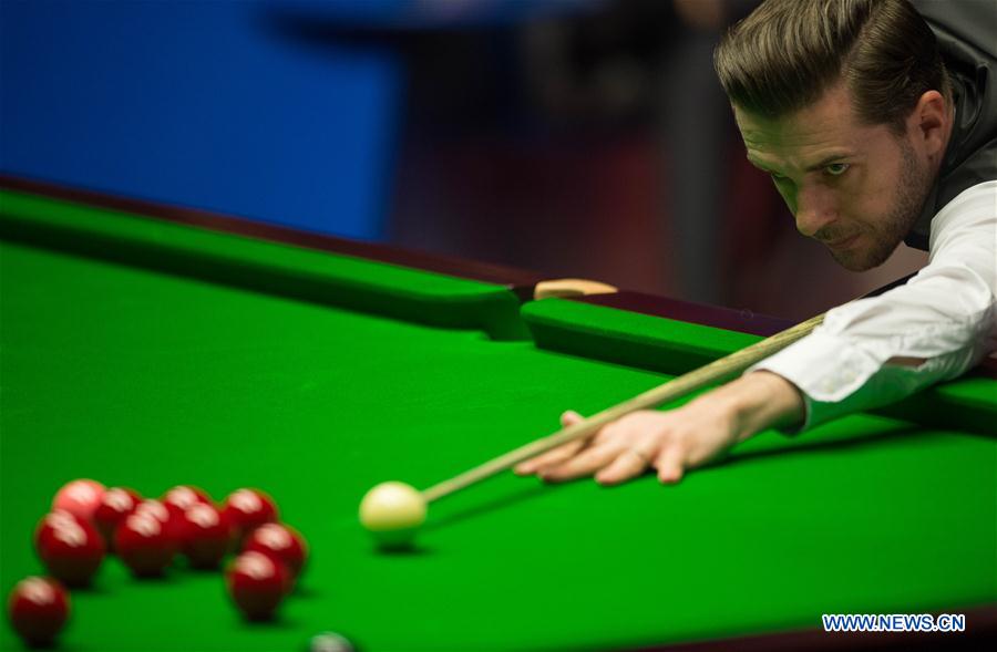 (SP)BRITAIN-SHEFFIELD-SNOOKER-WORLD CHAMPIONSHIP-SEMIFINAL-DING VS SELBY 