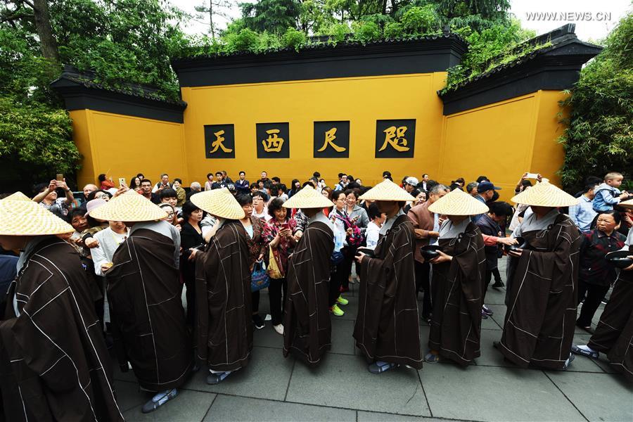 #CHINA-HANGZHOU-BUDDHISTS-CHARITY (CN)