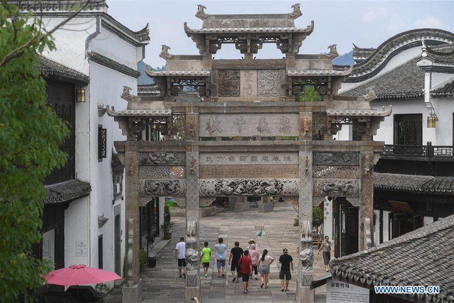 [XINHUA INSIGHT]CHINA-ZHEJIANG-CHUN'AN-INDUSTRY-GREEN DEVELOPEMENT-TOURISM(CN)