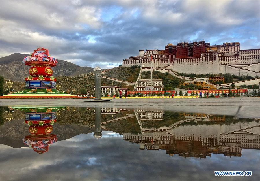 CHINA-LHASA-NATIONAL DAY DECORATIONS (CN)