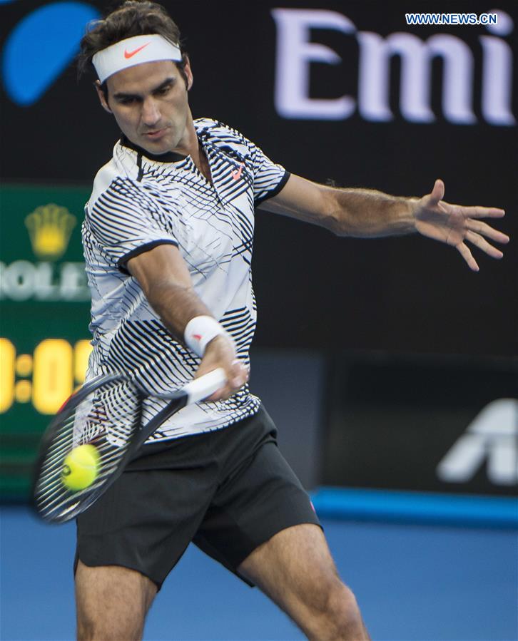 Australian Open: Federer beats Wawrinka 3-2