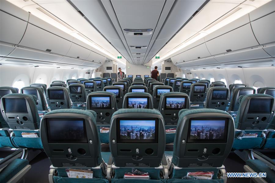 Cathay Pacific launched Sunday a new flight route linking Hong Kong and Tel Aviv. 