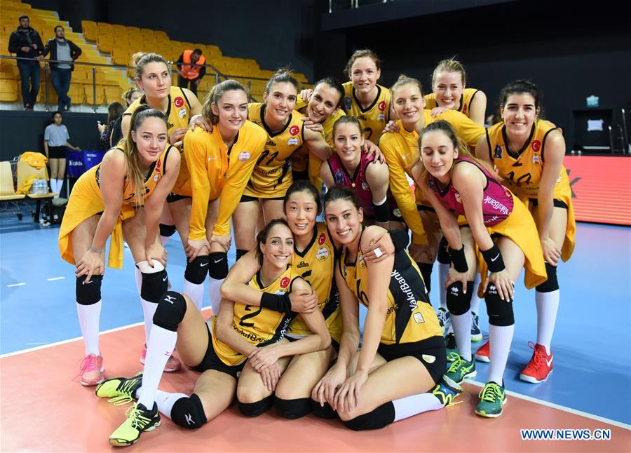 Vakifbank's players pose for group photo after the Turkish Women Volleyball League Playoffs quarterfinal match against Besiktas in Istanbul, Turkey, on March 30, 2017. Vakifbank won 3-1. (Xinhua/He Canling) 