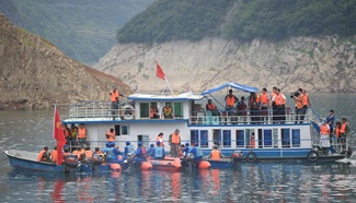 Male victim body retrieved after boat capsizes in SW Chinese city