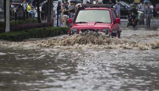 Downpour causes severe waterlogging in central China