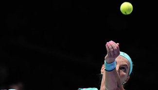 Kuznetsova wins Radwanska 2-1 during WTA Finals