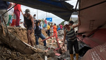 Ecuador quake kills two, injures 15