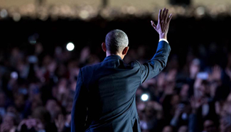 Obama bids farewell to nation in emotional address