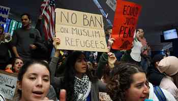 Protesters in U.S. denounce Trump's entry ban on 7 Muslim states