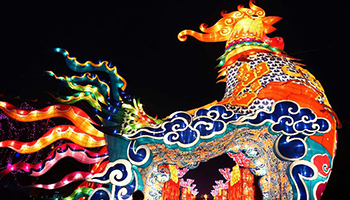 Tourists visit lantern fair at Kaifeng in central China's Henan
