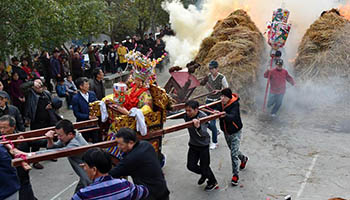Mazu statue parade held to mark Lantern Festival in Fujian
