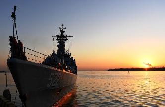 海軍“連雲港”艦啟航執行春節戰備巡邏任務