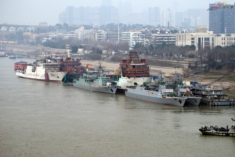 國內船廠生意興隆：多艘外貿護衛艦列隊舾裝