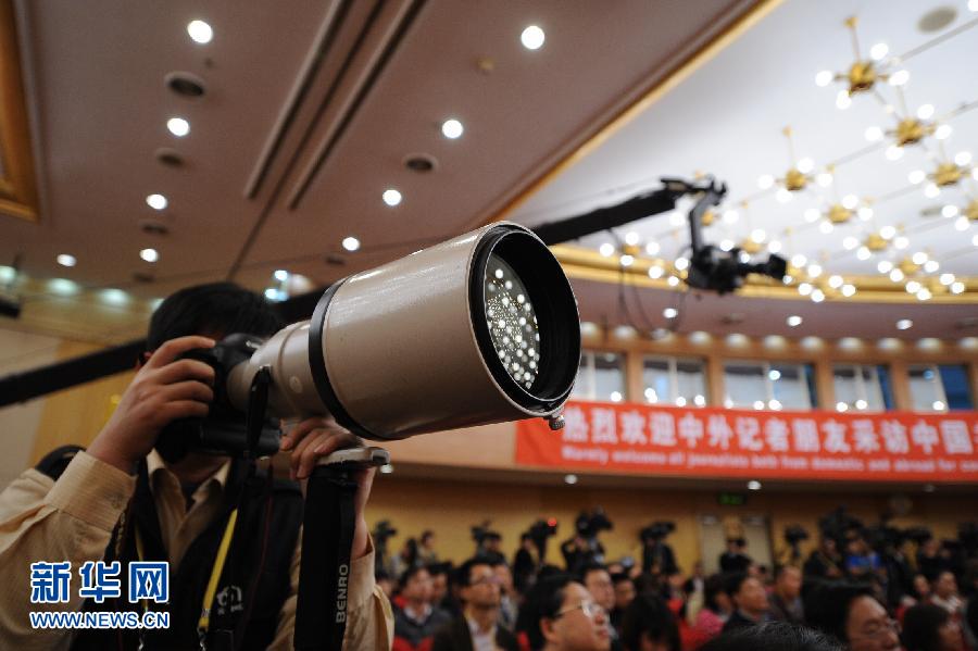 （十八大）（8）十八大新聞中心舉行記者招待會 介紹中國民生領域工作情況