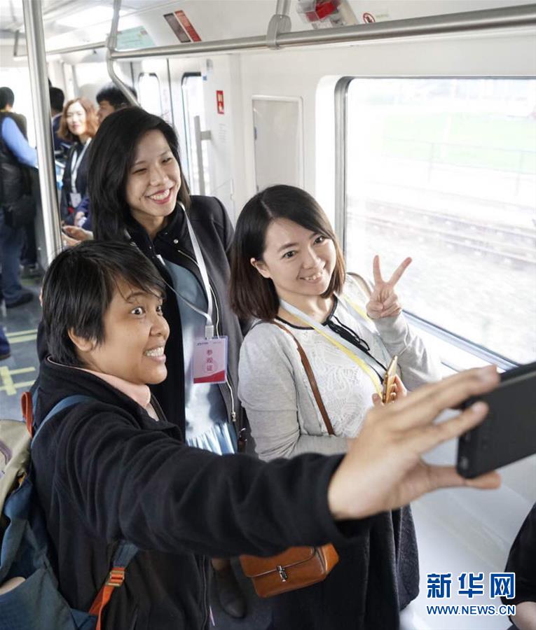 （十九大·XHDW）（2）中外記者會外感受北京軌道交通