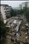 這是12月16日拍攝的倒塌居民樓事故現場。新華社發
