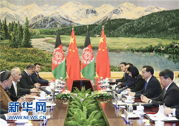 10月29日，中國國務院總理李克強在北京人民大會堂會見阿富汗總統加尼。 新華社記者 丁林 攝 