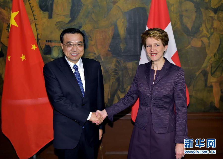 1月21日，中國國務院總理李克強在瑞士達沃斯與瑞士聯邦主席索馬魯加舉行會談。 新華社記者 李濤 攝 
