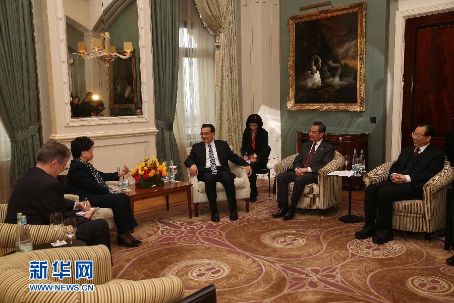 1月22日，中國國務院總理李克強在瑞士蘇黎世會見世界衛生組織總幹事陳馮富珍。 新華社記者 劉衛兵 攝