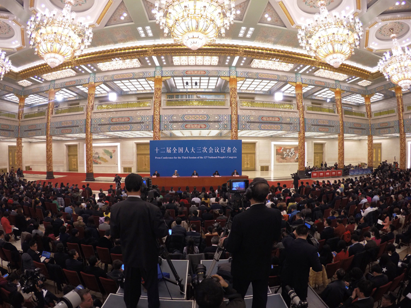 3月15日，國務院總理李克強在北京人民大會堂與中外記者見面，並回答記者提問。 新華社記者陳曄華攝