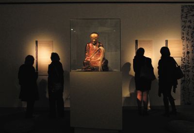 3月4日，在匈牙利的自然歷史博物館裏展出的千年“肉身佛”。初步確認是福建省20年前被盜的章公六全祖師像。