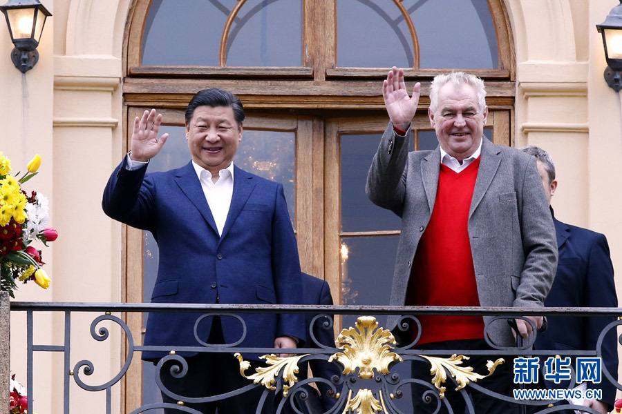當地時間3月28日，國家主席習近平在布拉格拉尼莊園同捷克總統澤曼舉行會晤。新華社記者 鞠鵬 攝