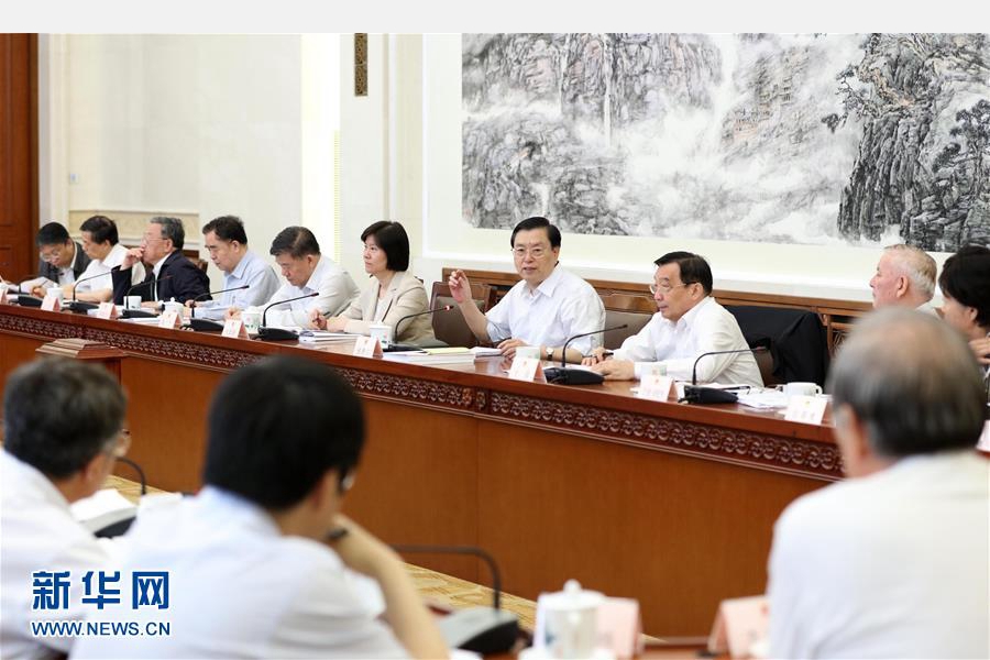 5月31日，中共中央政治局常委、全國人大常委會委員長張德江在北京主持召開全國人大常委會食品安全法執法檢查組第二次全體會議。 新華社記者馬佔成 攝