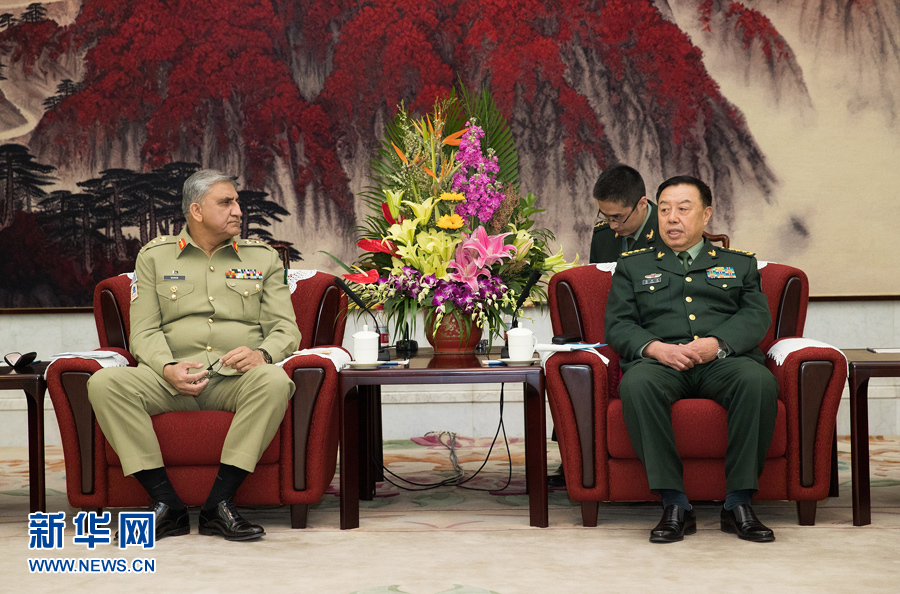 3月16日，中央軍委副主席范長龍會見來訪的巴基斯坦陸軍參謀長巴傑瓦。   新華社記者琚振華攝