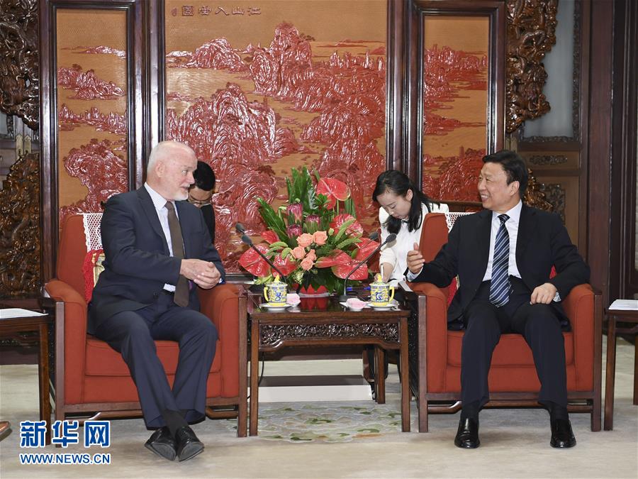 5月13日，國家副主席李源潮在北京會見來華出席“一帶一路”國際合作高峰論壇的第71屆聯合國大會主席湯姆森。 新華社記者 高潔 攝