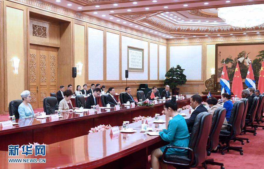 6月20日，全國人大常委會委員長張德江在北京人民大會堂與古巴全國人民政權代表大會主席拉索舉行會談。 新華社記者 張鐸 攝