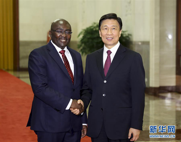 6月22日，國家副主席李源潮在北京人民大會堂與迦納副總統巴武米亞會談。新華社記者 丁林 攝