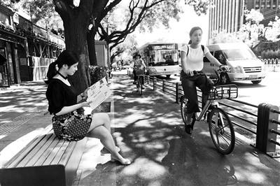 700年阜內大街首設市政休閒帶防止自行車與行人搶道