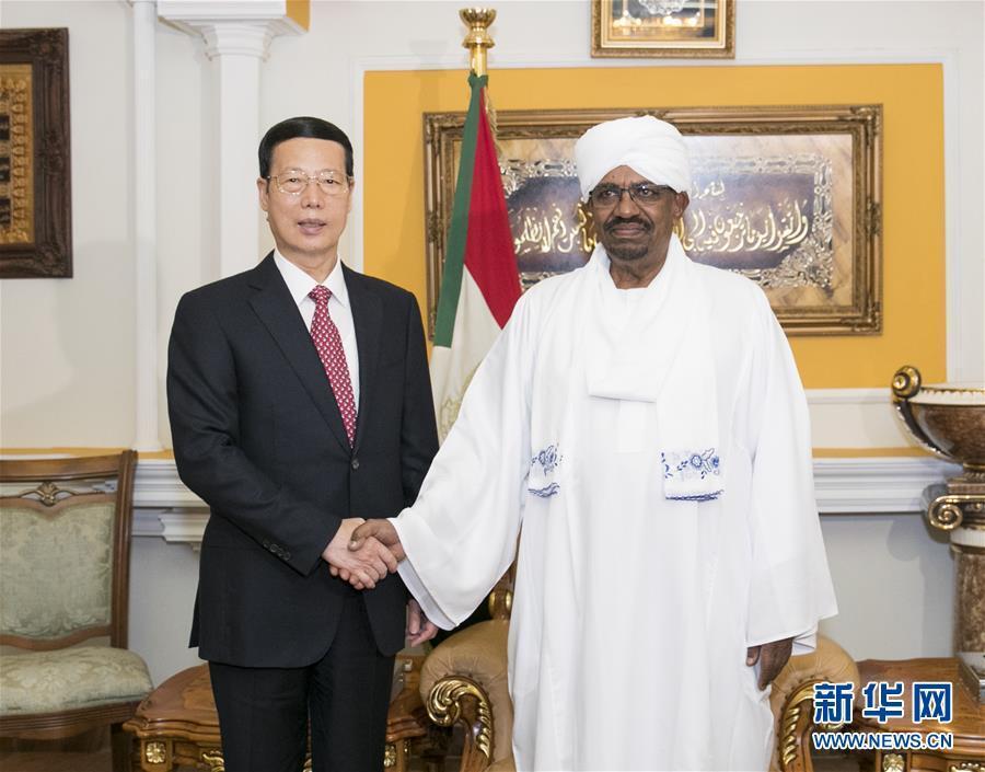 8月25日，應邀訪問蘇丹的中共中央政治局常委、國務院副總理張高麗在喀土穆會見蘇丹總統巴希爾。新華社記者 王曄 攝