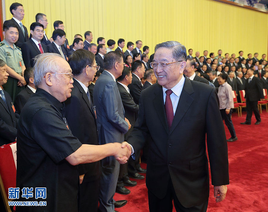 9月6日，全國政協主席俞正聲在北京會見政協第十二屆全國委員會優秀提案和先進承辦單位獲獎代表並講話。 新華社記者王曄攝