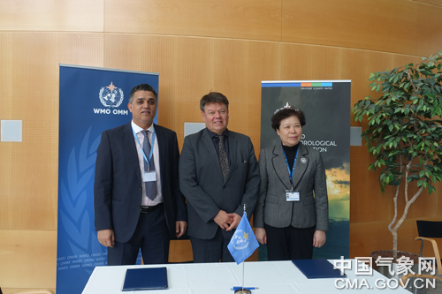 大步迈向世界气象舞台的中央--党的十八大