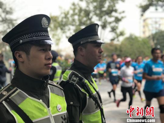 城市管理者助力“千軍萬馬”保障杭州“最美馬拉松”