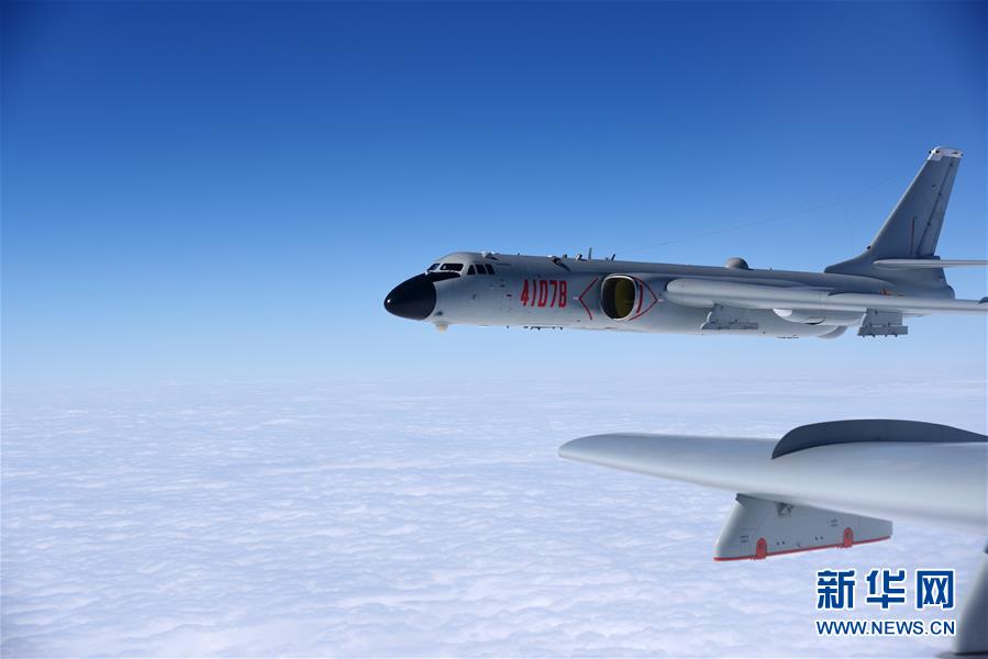 （圖文互動）（3）中國空軍多架轟－6K戰機展翅遠洋戰巡南海