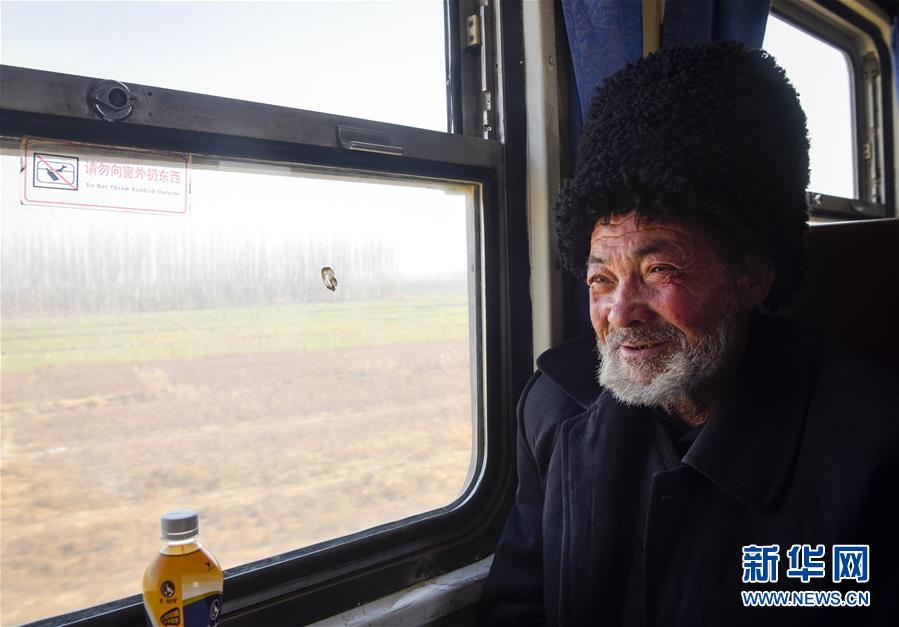 （社會）（8）新疆綠皮“小慢車”駛出“快”生活