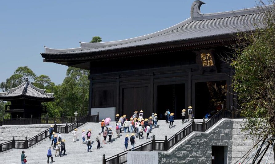 李嘉誠17億港元捐建的慈山寺對預約公眾開放
