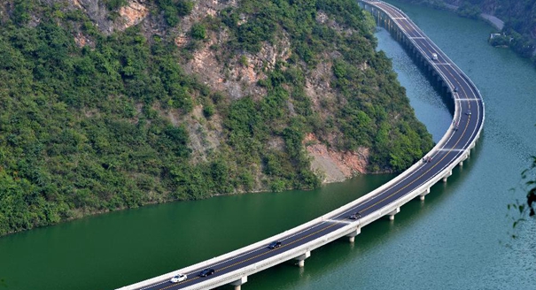 湖北興山：“水上公路”竣工通車