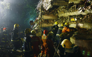 寧波一居民樓倒塌 已致1人死亡