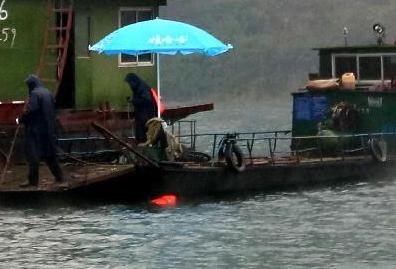 湖南安化縣發生平板船側翻事故　1死7人失蹤