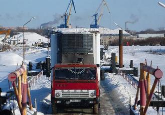 中國黑河—俄羅斯布市冬季浮箱固冰通道正式通車