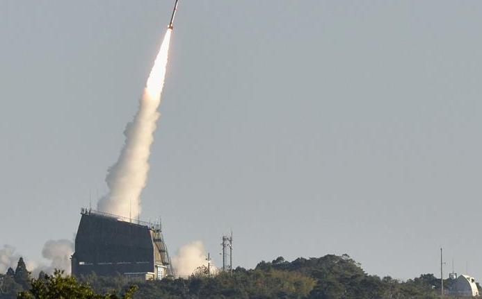 日本成功試射一枚微型運載火箭