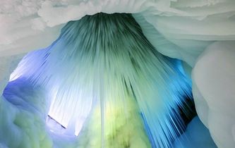 山西：萬年冰洞 冰雕玉砌如夢幻城堡