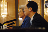十二屆全國人大一次會議副秘書長、新聞發言人傅瑩亮相