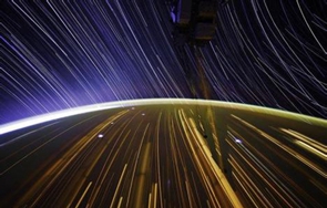 NASA宇航員拍攝壯美“星空軌跡”