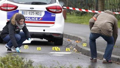 法國巴黎發生兩起襲擊軍警事件
